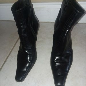 Via spiga black booties